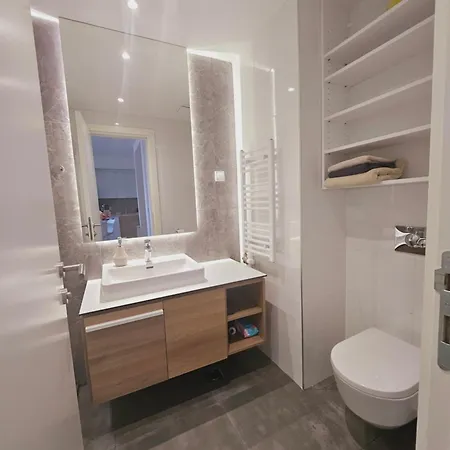 Waterfront Bobiska *